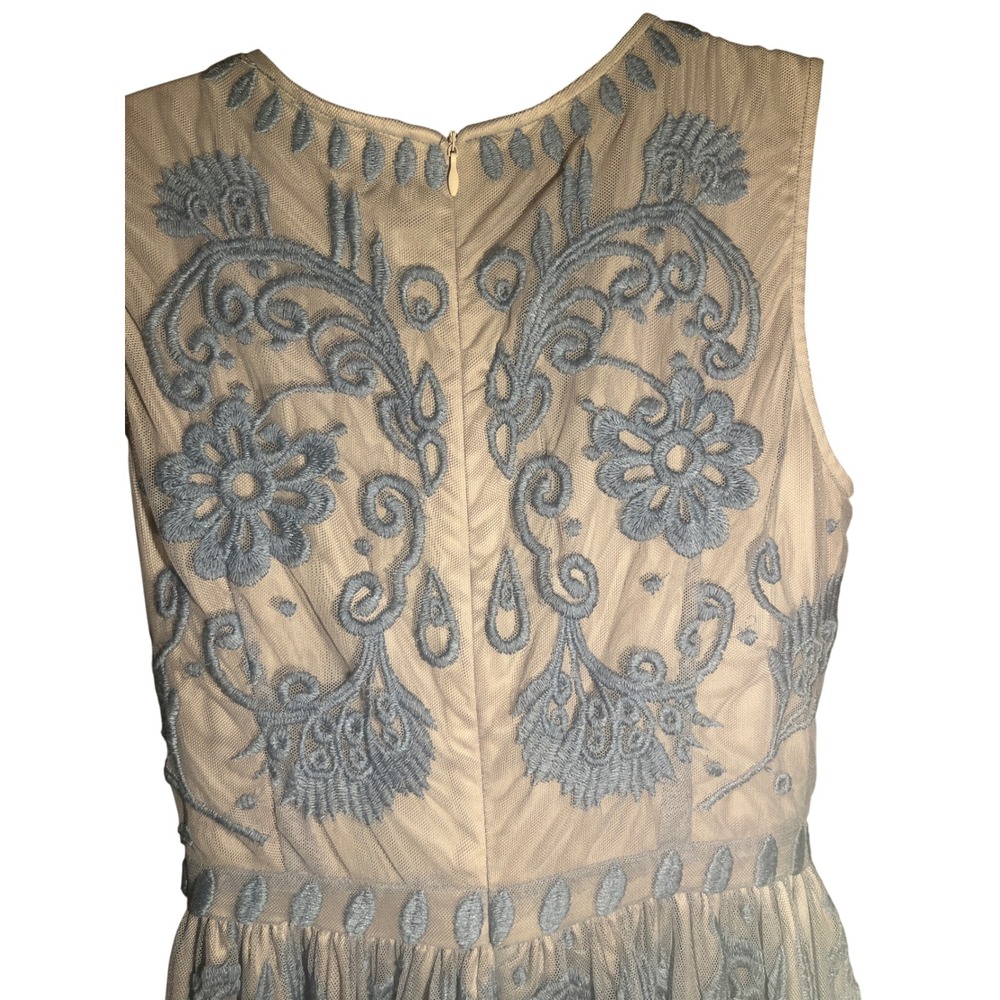 Sundance‎ Embroidered Lace Dress Blue Beige Sleeveless Sheath Knee Length Size 4 - Picture 6 of 7